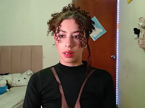 _Shanell: διαδικτυακό σόου στην κάμερα