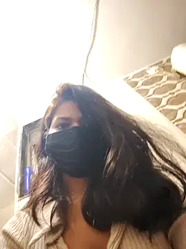 kavya-09: διαδικτυακό σόου στην κάμερα