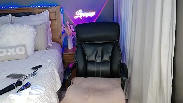 Lenaxox's Live XXX Chat