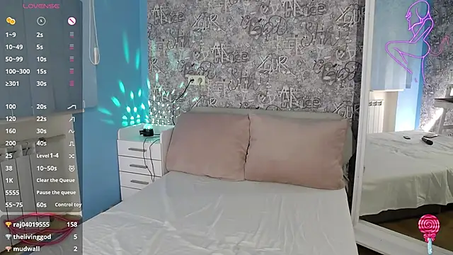 ElisaJane live XXX chat