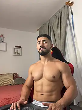 Ezzio_Scolaro: онлайн-секс-чат