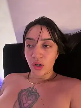 Chat XXX en directo de EmmyEvans1