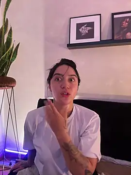 EmmyEvans1 라이브 XXX 채팅