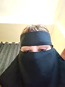 Rebel-arab-goddess: διαδικτυακό σόου στην κάμερα