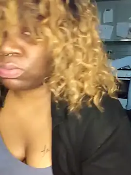 NYRIELLEのライブXXXチャット