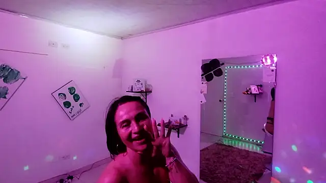 Latin_Lola Chat XXX live