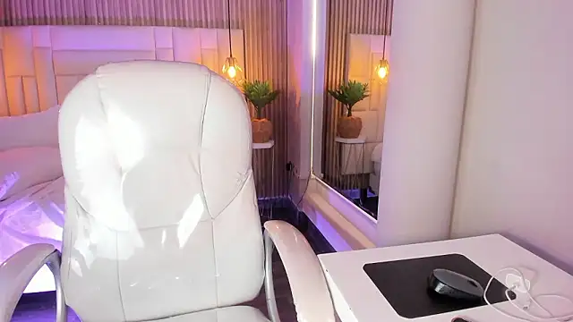 Chat XXX en directo de LovelyEyesx