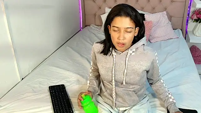 دردشة cheerry_moon الجنسية المباشرة