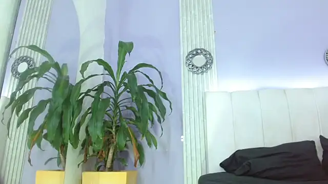 Онлайн чат XXX mia_collin_