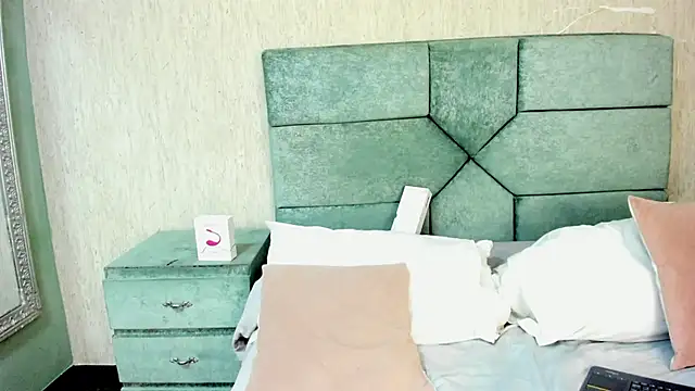 NaomySakura live XXX chat