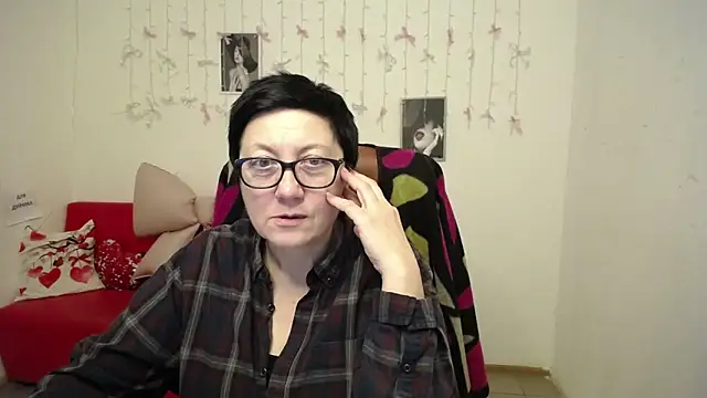 EmilyL0ve: απευθείας συνομιλία ΧΧΧ