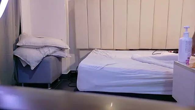 Kima1_ élő XXX-chatje