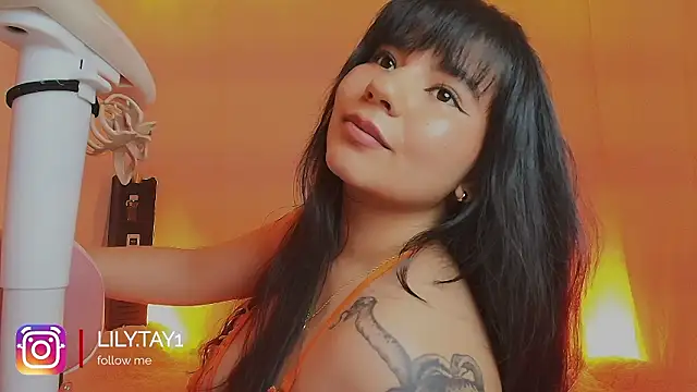 lili_taylor: онлайн-секс-чат