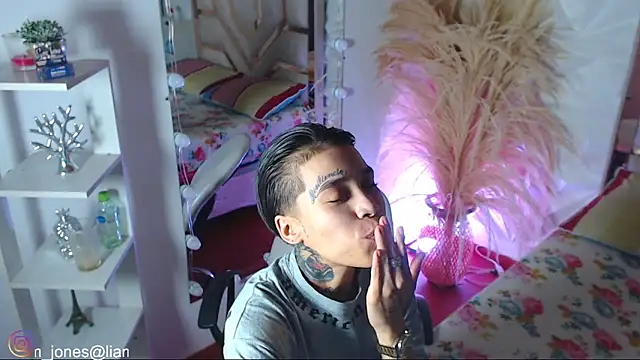 Jonesliam23 라이브 XXX 채팅