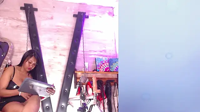 Chat XXX en directo de Madame_pain_