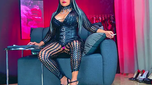 SamaraStone Adlı Modelin Canlı XXX Sohbeti