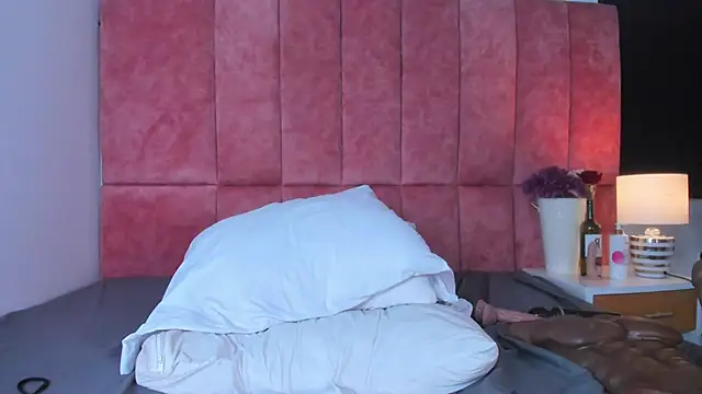 Онлайн чат XXX kittyy_milk_001