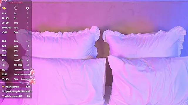 Онлайн чат XXX CarolaineMyers