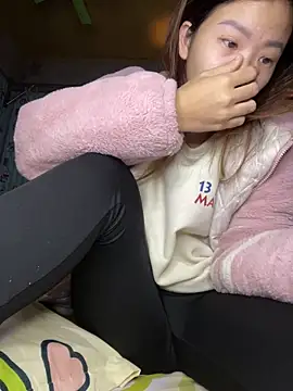 -Lyly_'s Live XXX Chat