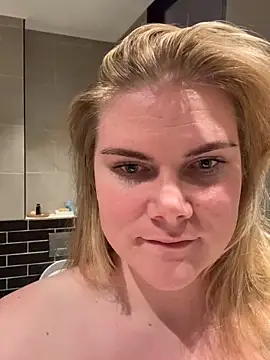 Онлайн чат XXX SexyBlondJoanna