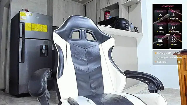 Živý XXX chat YeremiBrowm