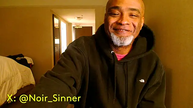 Pertunjukan Kamera Web sinnernoir