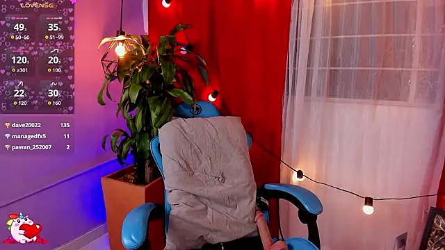 Chatroom XXX en direct de Lia_little18