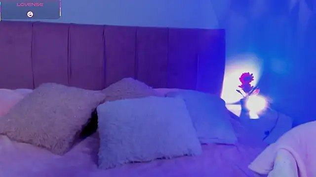 Chat +18 de ela_petit ao vivo