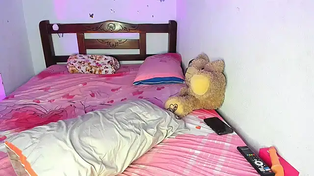 Babyhoney18 Chat XXX live