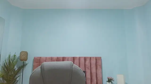 sophia_hadid: онлайн-секс-чат