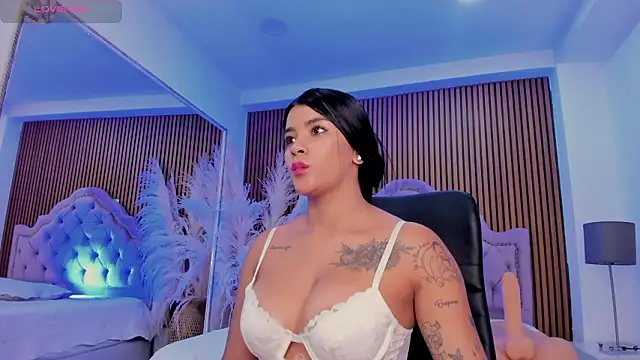 SelenaStonne Adlı Modelin Canlı XXX Sohbeti