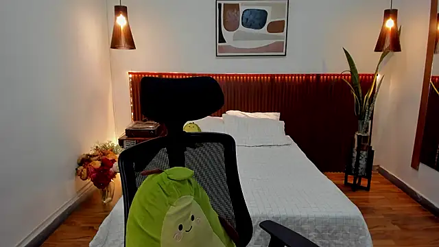 KatherineBond: онлайн-секс-чат