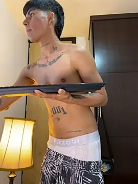 Lukas_strong Webcam show