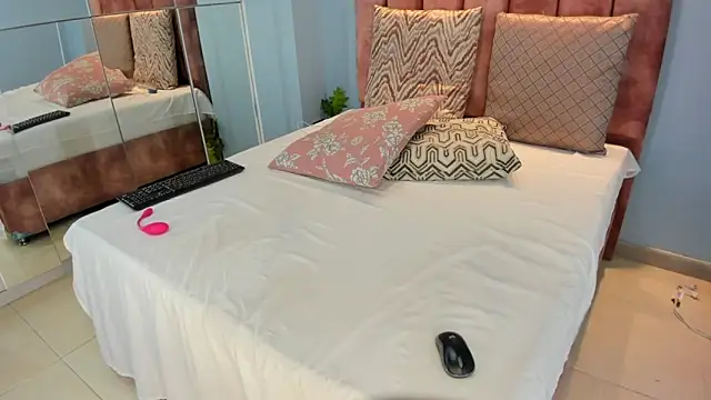 lou_rosse_'s Live XXX Chat