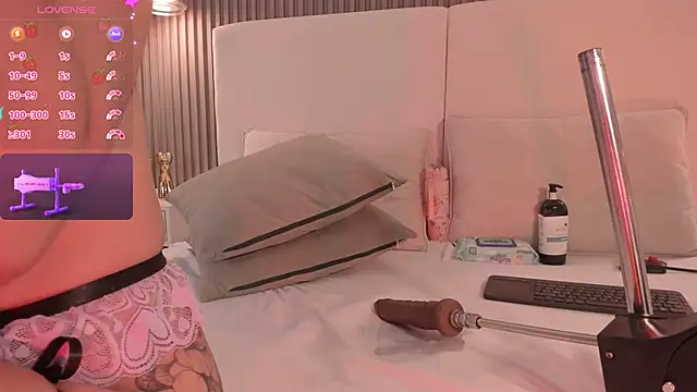 annie_clarkson: онлайн-секс-чат