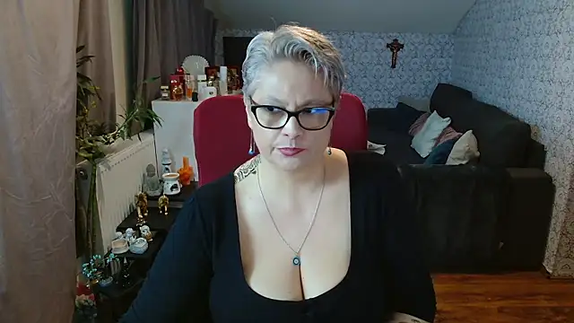 bigtits4you: онлайн-секс-чат