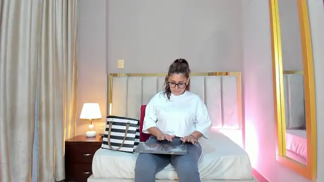 Czat XXX na żywo – HannaaWells