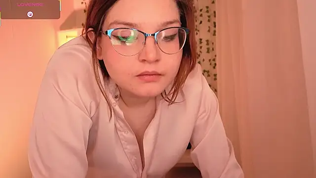 RacieBroom: онлайн-секс-чат