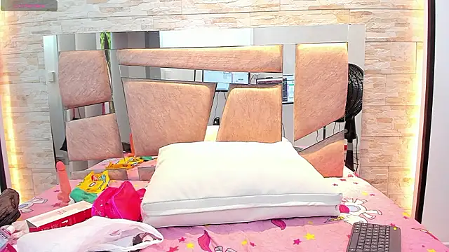 kitty_morii Adlı Modelin Canlı XXX Sohbeti