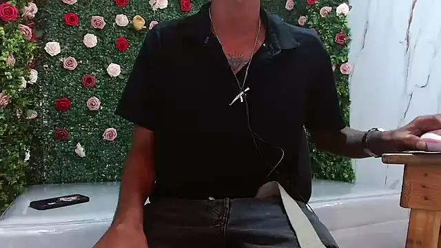 ManSant live XXX chat