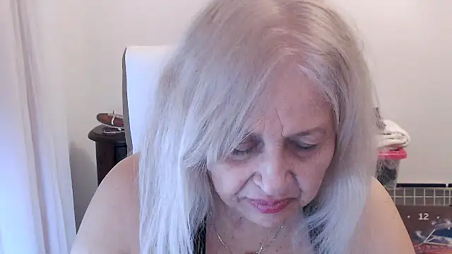 SusiLifeXXX: онлайн-секс-чат