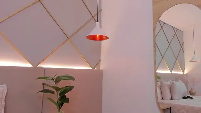 SophieeMills' Live XXX Chat