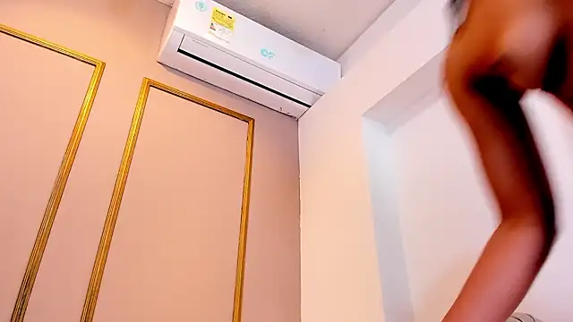 Chat +18 de NahimiThompson ao vivo