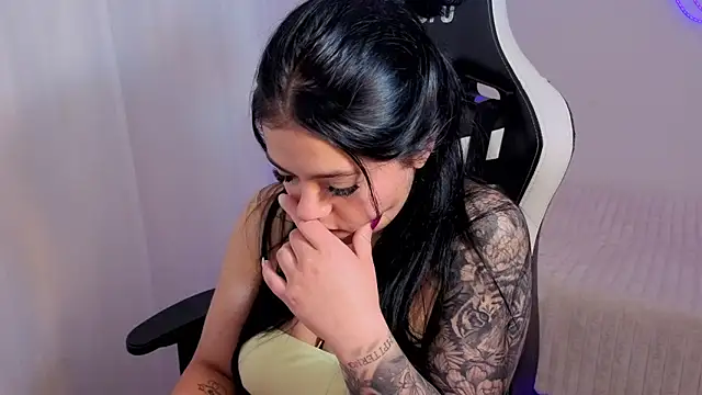 Chatroom XXX en direct de Victoryyy_