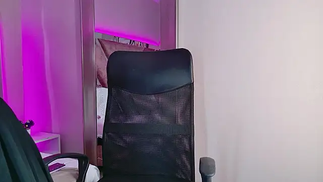 Larabrooks Adlı Modelin Canlı XXX Sohbeti