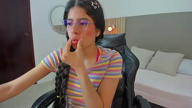 XXX chat uživo modela carlina_15