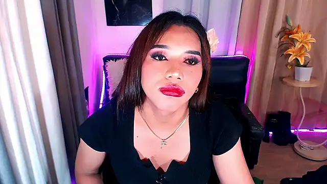 HeavenlyHugeCock Pertunjukan Webcam