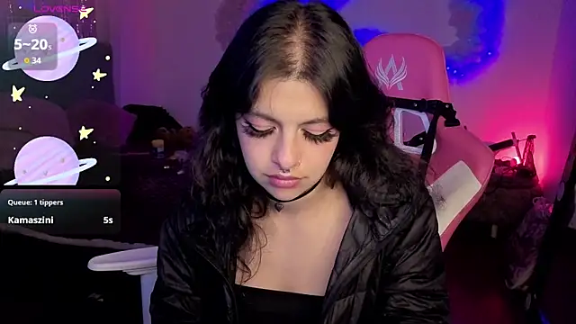 larah_uwu live XXX chat