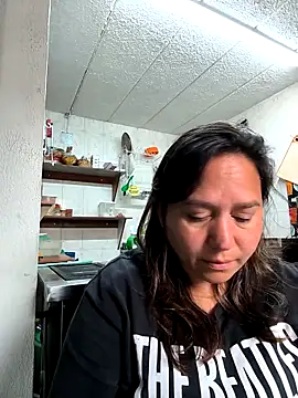 LauraReeves Chat XXX in diretta