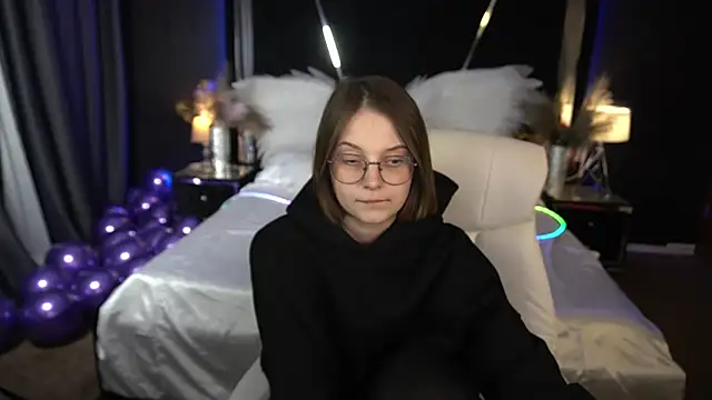 CharlyWines: онлайн-секс-чат